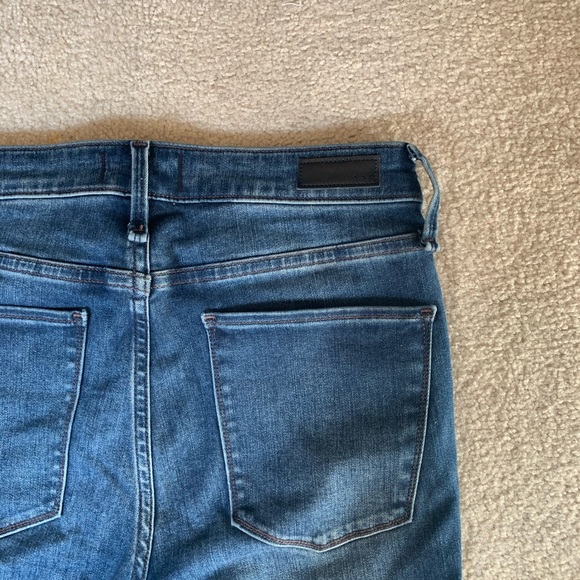 ONLY $15 Abercrombie cropped jeans w item $50+ - Picture 4 of 5